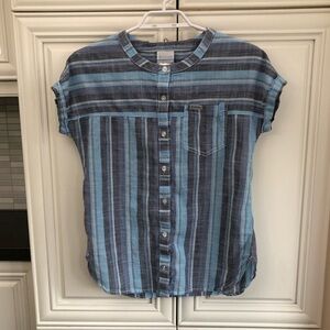 Columbia women’s stripe button shirt s/s